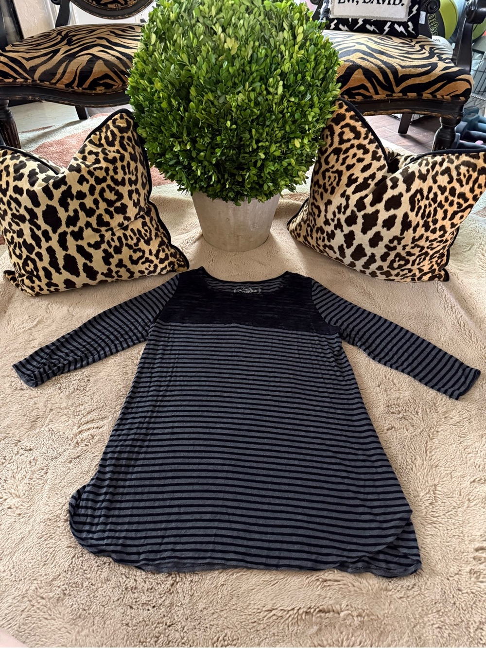 SOMA Lounge Women’s Large  Black & Gray Long Sleeve Tunic Top Like New